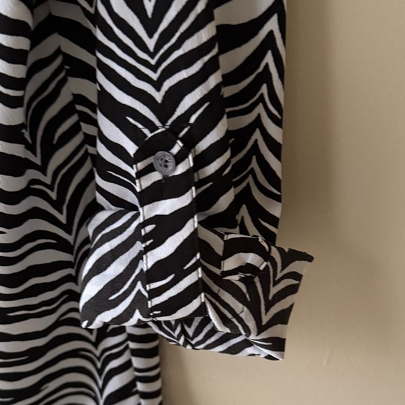 Talbots Black & White Zebra-Print button down blouse - Picture 8 of 9